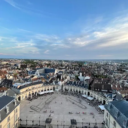 La Reine Du Faubourg Appartement *