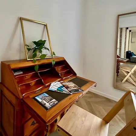 La Reine Du Faubourg * Dijon