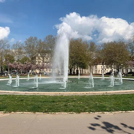 La Reine Du Faubourg Dijon