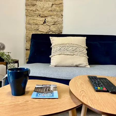 La Reine Du Faubourg Appartement *