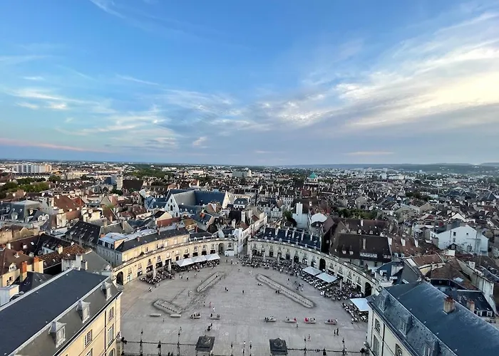 La Reine Du Faubourg Appartement *
