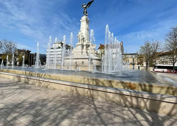 La Reine Du Faubourg Appartement *